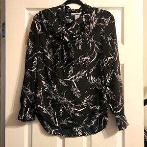 H&M black pattern blouse top tie collar V Neck long sleeve size 2